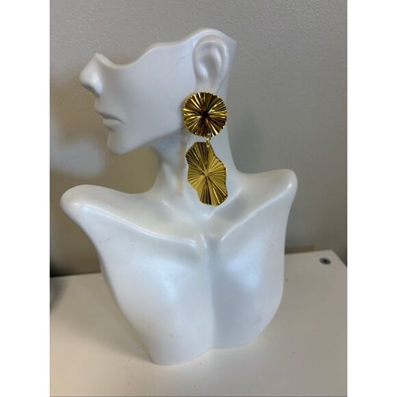 Gold Dangle Statememt Earrings - Picture 1 of 3
